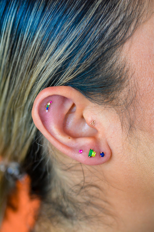 14k Dia rainbow curve Stud